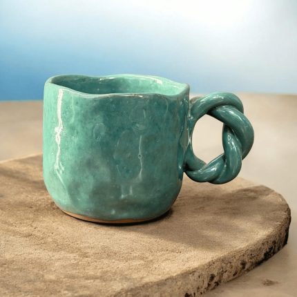 مج فخار يد مضفرة